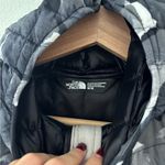 The North Face Women's ThermoBall Eco Parka in a black and white /camo print Photo 2