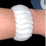 Avon Vintage White Geometric Necklace & Stretchy Bracelet In Original Box Photo 2