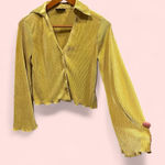 Cute golden mustard crinkle rib flare sleeve scallop hem crop button front top Gold Photo 1