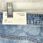 American Eagle  Baggy Mom Short Size 14 NWT Floral Denim Distressed Raw Hem Photo 5