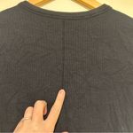 Lululemon  Hold Tight Cropped Ribbed T Shirt in Black Size Small Photo 4