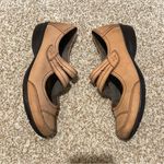 Naturalizer  N5 Comfort Sz 7W Brown leather Women’s Mary Jane Shoes Velcro Strap Photo 4