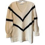 Lush Clothing LUSH cream and black v-neck sweater size small LT14808 Photo 0