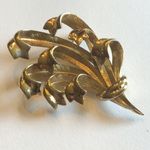 Monet  Gold Tone Floral Spray Vintage Brooch Shoulder Pin Photo 7
