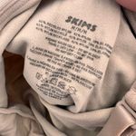 SKIMS  Seamless Sculpting Mid Thigh Bodysuit NWOT Size Medium Photo 4