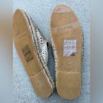 Soludos Gold Eyelet Floral Woven Mules Women’s Size 5.5 Photo 4