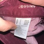 American Eagle  8 burgundy stretchy normcore basic jeggings Photo 1