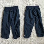 Zella Navy Blue Workout Outdoor Cropped Cinched Gorpcore Cargo Capri Pants XS Photo 1