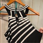 BCBGMAXAZRIA Cute black white geometric jersey knit stretchy flowy maxi high neck dress BCBG Photo 8