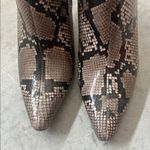 Kenneth Cole WOMENS QUINCY SNAKESKIN LEATHER HEEL ANKLE BOOTIE size 8.5M Photo 4