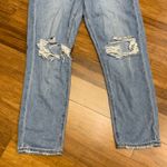 American Eagle  Mom Jeans Womens Size‎ 4 Short Ripped Distressed Light Wash Denim Photo 2