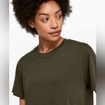 Lululemon  All Yours Boyfriend Tee Shirt in Dark Olive - Size 4 Photo 4