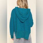 POL Women’s Popcorn Knit Hi-Low Hooded Sweater Photo 15