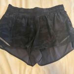 Lululemon Hotty Hot Short 2.5” Photo 0