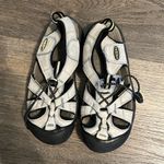 Keen Women's Closed Toe Sandals - light blue/grey w/black sole. Size 6 Photo 4