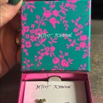 Betsey Johnson Gold and Green Frog Earrings NIB Photo 1