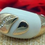 Camille Lucie NWT Gold Tone And White Ladies Ring Size 8 Rhinestones Photo 8