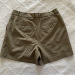 Aritzia NWT Babaton Agency Mid-Thigh Wool Twill Shorts Taupe Beige Sz 14 Pocket Photo 4
