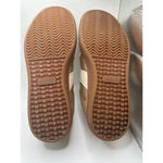 Retro Sneakers Size 7 women's Gold and Beige Photo 7