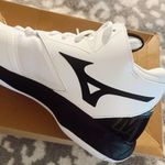 Mizuno volleyball shoe! Photo 1