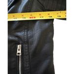 Topshop Black Faux Leather Zip up Lined Short Biker Moto Jacket Size 6 EUC Photo 4