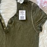 Cloud Chaser  Women’s Short  Sleeves Size Medium Photo 4