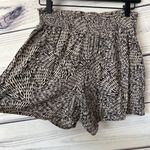 Three Dots Black & Beige Patterned High Waisted Pull On Shorts Photo 6