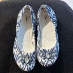 Vera Wang Simply Vera  Stylish Blue and White Women's Flats 7 Photo 0