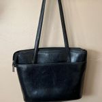 Brighton Vintage leather Shoulder Bag with pockets inside Photo 4