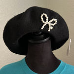Juicy Couture Elegant Black Beret with Pearl Bow Photo 0