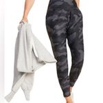 Old Navy  Medium Black & Gray Camo High-Waisted PowerSoft Pocket Joggers stretch Photo 0