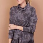 Evereve Michael Stars Blue  Marcy Camo Print Thermal Tunic Top Womens Medium Photo 0