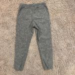 Athleta Farallon Jogger in Women's Size 6 in Army Green Camo Pattern Photo 2