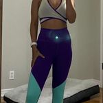 Fabletics Leggings And Sports Bra Photo 0