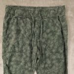 Orvis Women's Green Camo Tencel Paperbag Drawstring Jogger Pants Size M Photo 1
