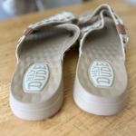 Hey Dude Women’s  Christ slide Embroidered Beige Floral Sandals size 10 Photo 3