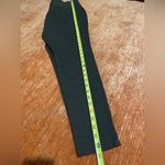 Tahari NWOT   Grey capri tightening leggings Size L Photo 4