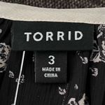 Torrid  Square Neck Tulip Sleeve Black and White Ditzy Floral Print Photo 6