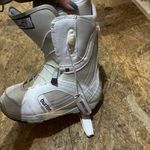 Burton  mint snow shoes for snowboarding size 6 Photo 8