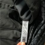 Athleta  Crocodile‎ Stealth Trucool Capri Black Gray Crop Legging Women’s Size L Photo 5