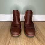 Sorel Womens 8 Red Addington Sandals Leather 2.75" Heel Cut Out Shoes NL2423-29 Photo 1