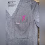 FIGS Catarina One Pocket Scrub Top Bonsai Womens Size XSmall Short Sleeve V Neck Photo 2