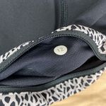 Lululemon Black Animal Print Mid Rise Capri Legging Pants 12 Photo 5