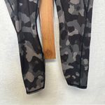 Athleta ‎ Lightning Camo 7/8 Length Tight in Supersonic Size SP Photo 4