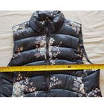 Loft Outlet Women Floral Puffer Vest Zip Up Front Zip Pockets Size XS Photo 8