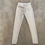 Women’s Leggings/High Waisted Yoga Pants Textured Gray Fabric Size M NEW Size M Photo 5