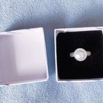 Large Ring Sculpture with Pearl And Crystals Photo 0