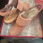 BCBGirls BCBG GIRLS Pink Women's Shoes. ROSE DUST suede. Size 8m. Photo 7