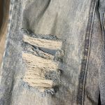 Tinseltown  Women's size 7 High Rise Mom Jeans Painted Leg Detail Light Wash Blue Photo 6