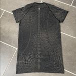 Lululemon Swiftly Tech Short Sleeve Shirt 2.0
Grid Warp Black / Neon Multi Photo 1